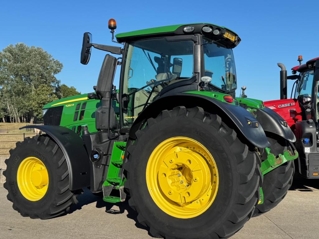 John Deere 6250R