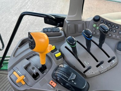 John Deere 6155M