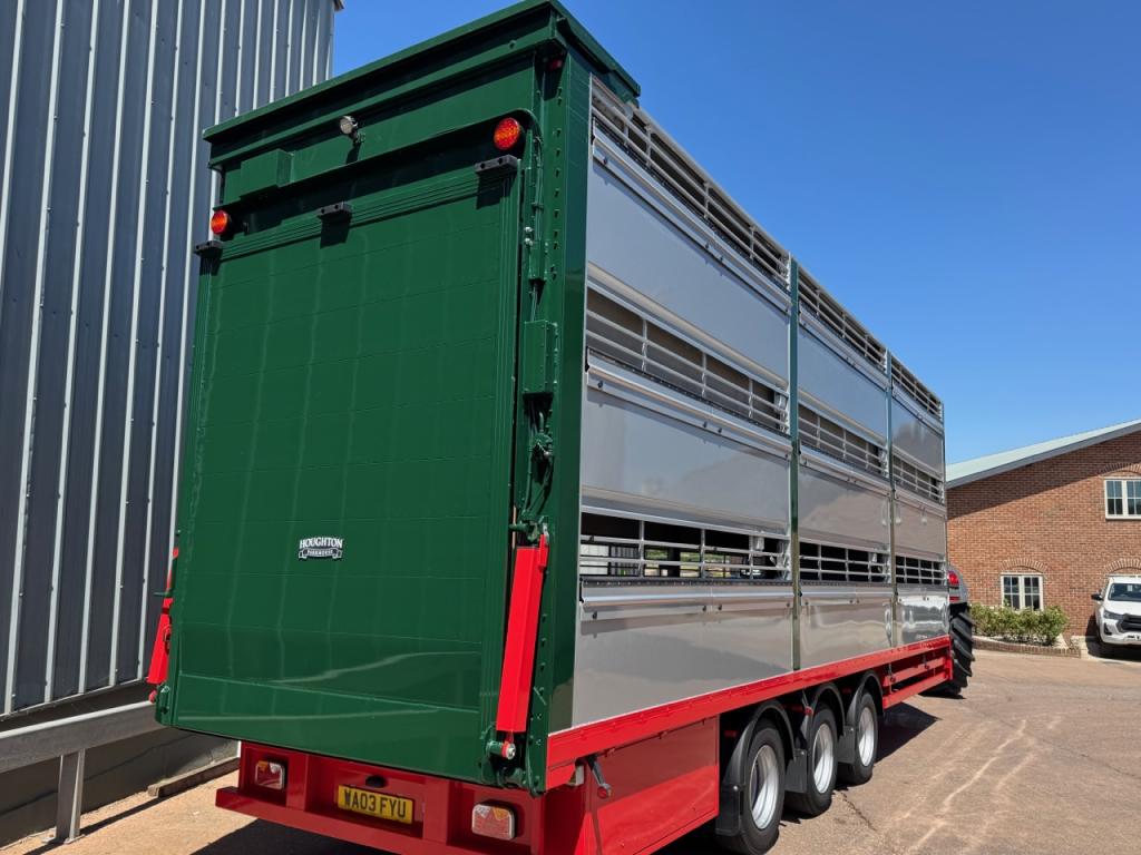 Houghton Parkhouse 30ft triple deck livestock trailer