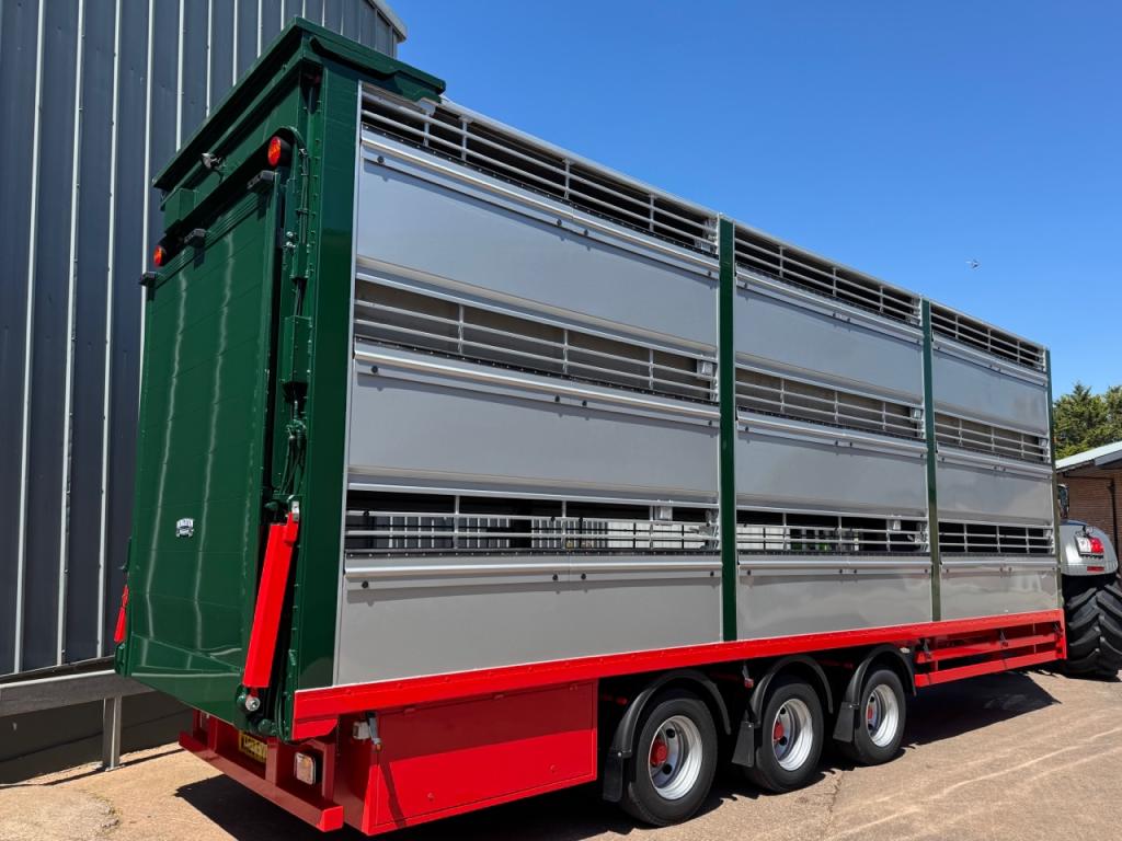 Houghton Parkhouse 30ft triple deck livestock trailer