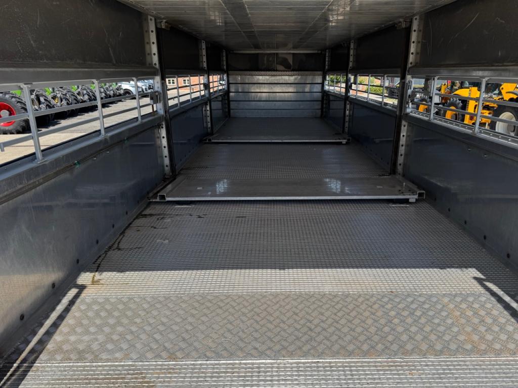 Houghton Parkhouse 30ft triple deck livestock trailer