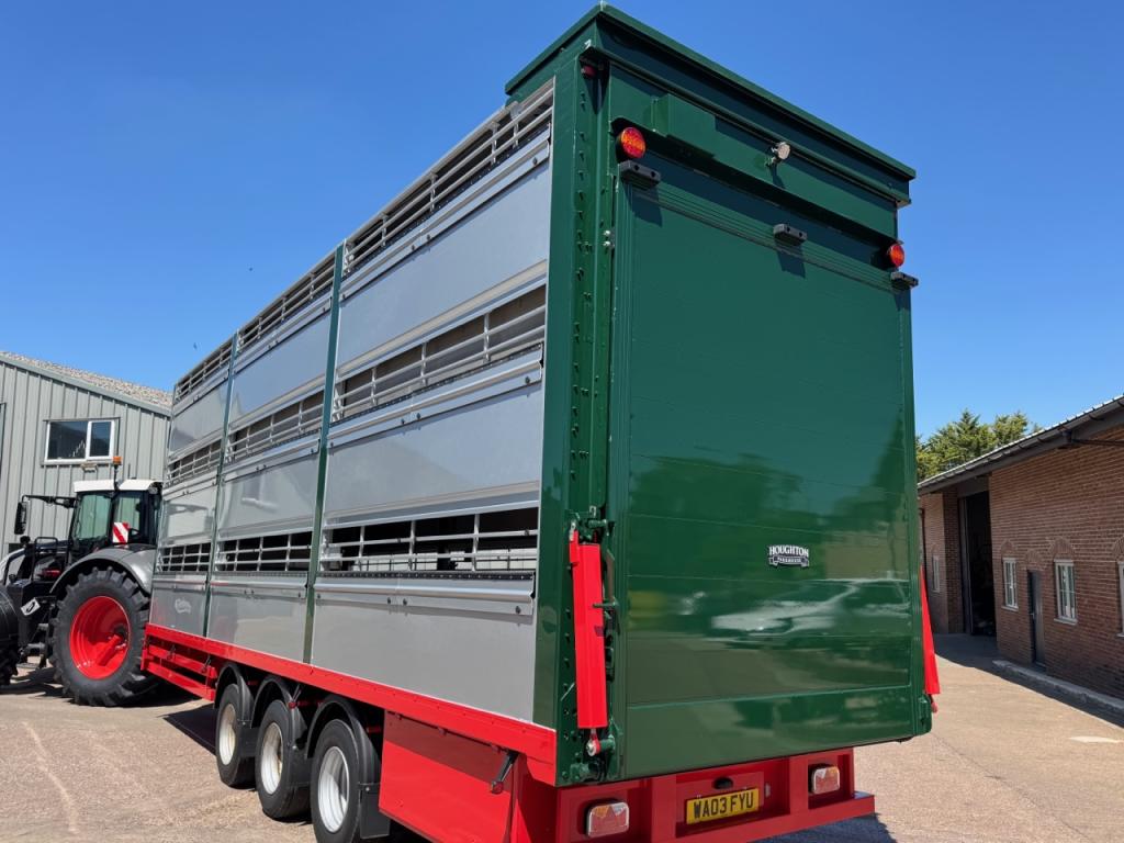 Houghton Parkhouse 30ft triple deck livestock trailer