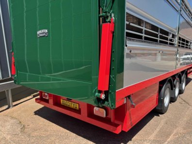 Houghton Parkhouse 30ft triple deck livestock trailer
