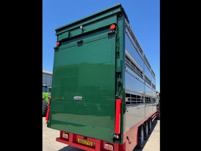 Houghton Parkhouse 30ft triple deck livestock trailer