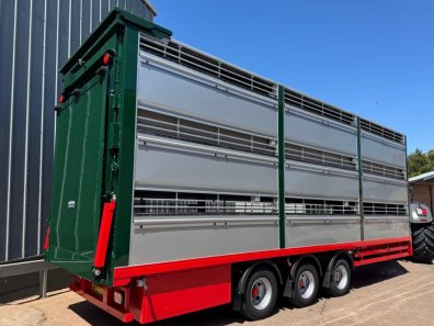 Houghton Parkhouse 30ft triple deck livestock trailer