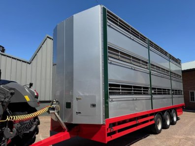 Houghton Parkhouse 30ft triple deck livestock trailer