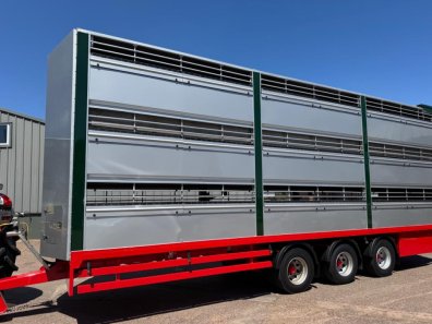 Houghton Parkhouse 30ft triple deck livestock trailer