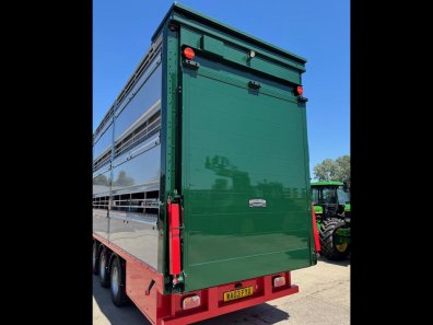 Houghton Parkhouse 30ft triple deck livestock trailer