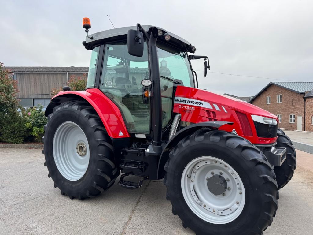 Massey Ferguson 5713SL