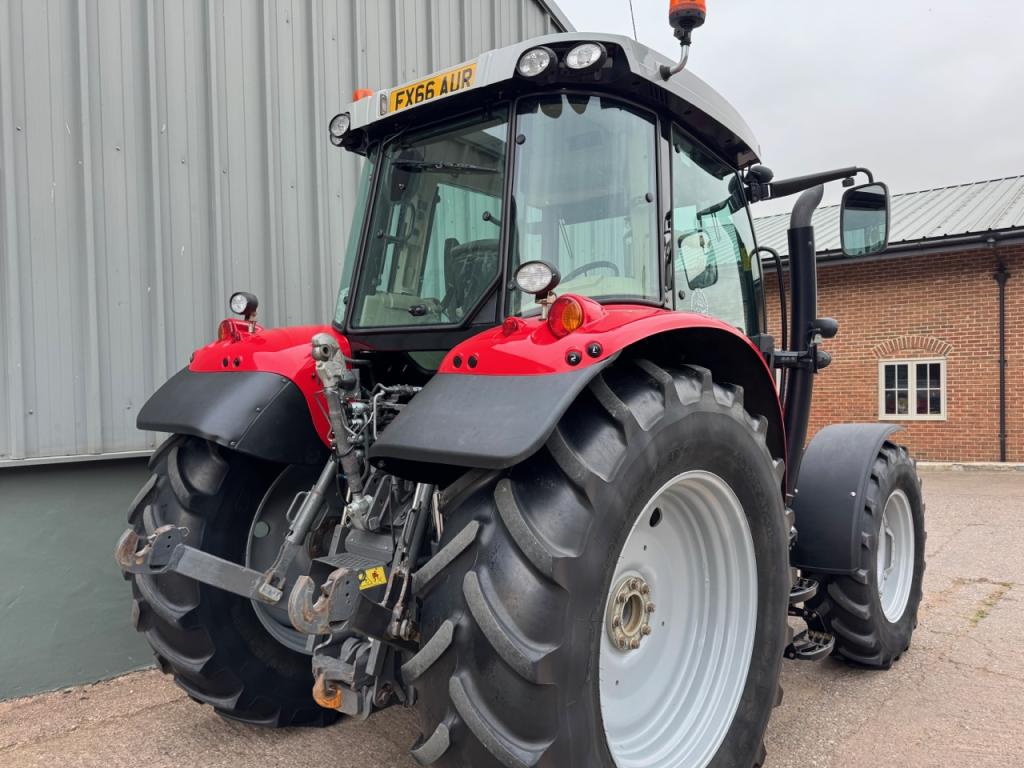 Massey Ferguson 5713SL