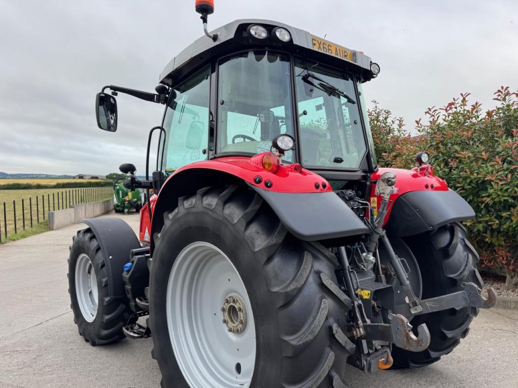 Massey Ferguson 5713SL