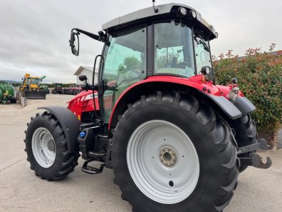 Massey Ferguson 5713SL