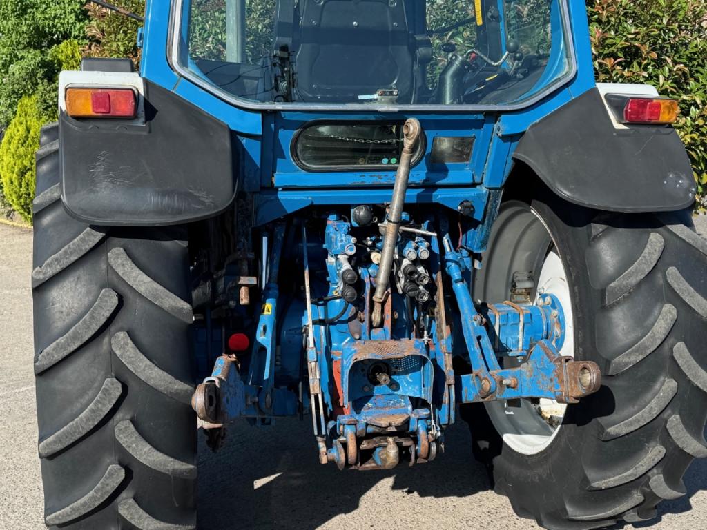 Ford 7810