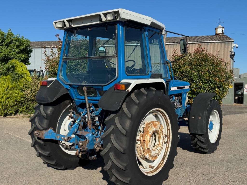 Ford 7810