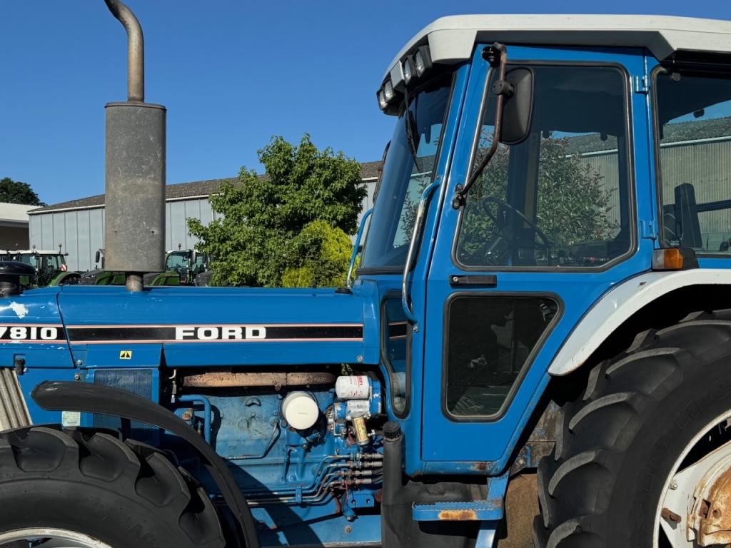 Ford 7810