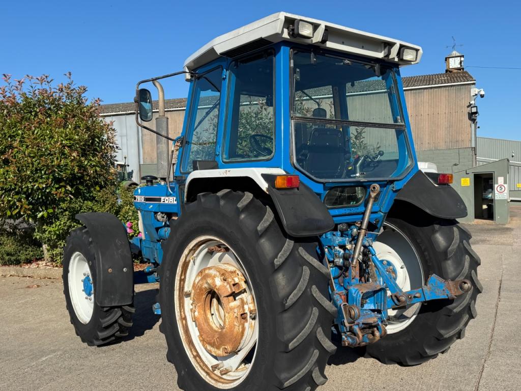 Ford 7810