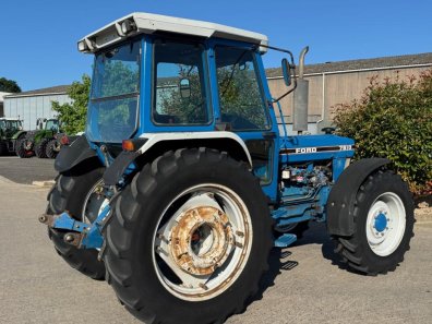 Ford 7810
