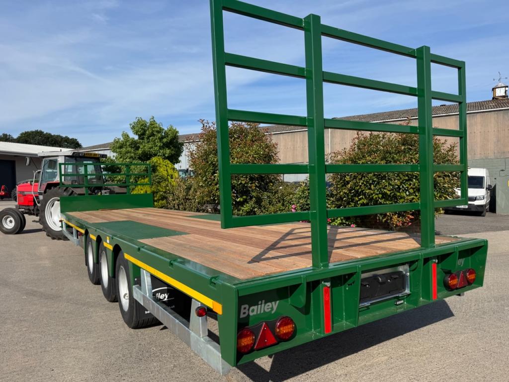 Bailey flat deck low loader