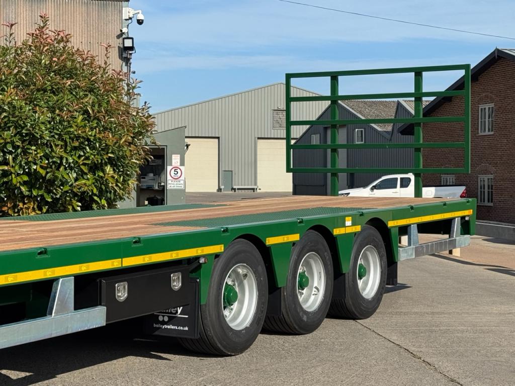 Bailey flat deck low loader