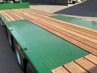 Bailey flat deck low loader