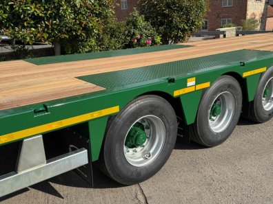 Bailey flat deck low loader