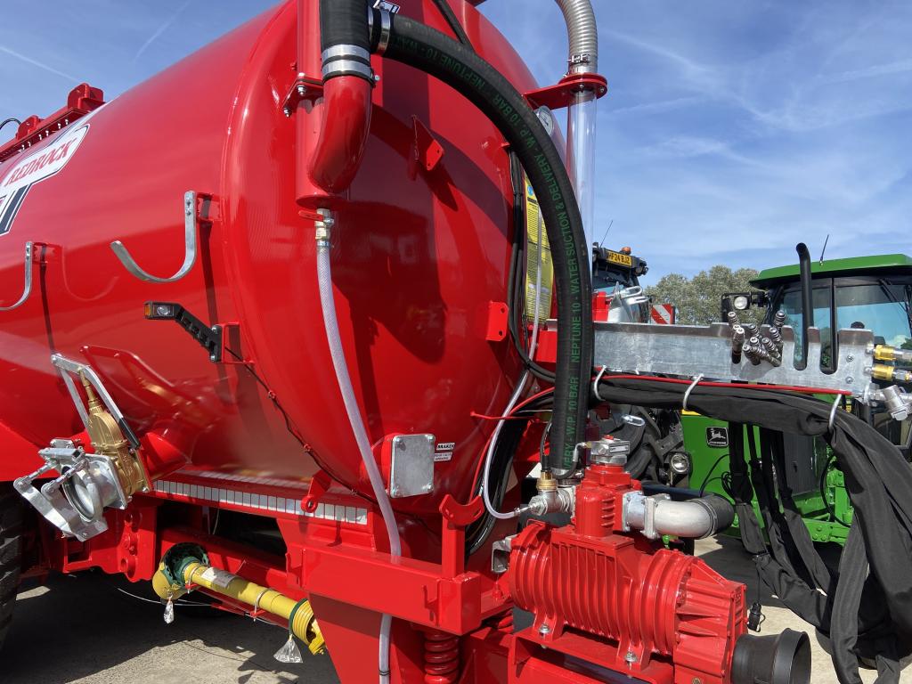 Redrock 4000 gallon tanker