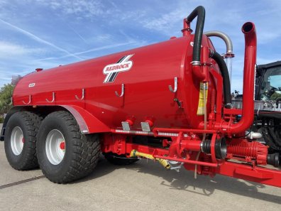 Redrock 4000 gallon tanker