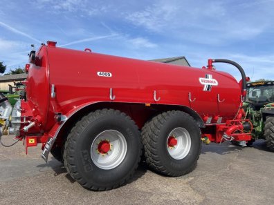 Redrock 4000 gallon tanker