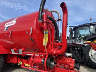 Redrock 4000 gallon tanker