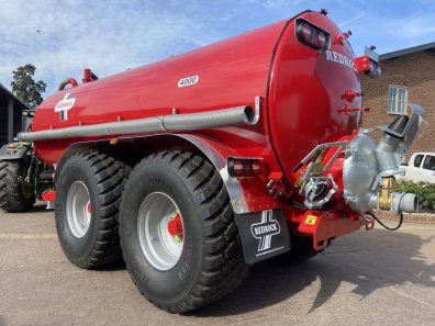 Redrock 4000 gallon tanker