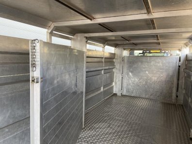 Stewart GX12 FT 12 ton flat trailer with livestock container