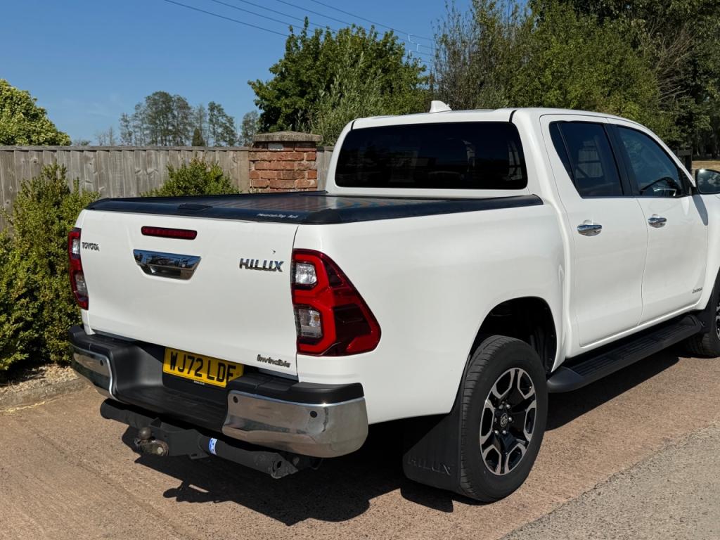 Toyota Hi-Lux invincible 2.4 diesel