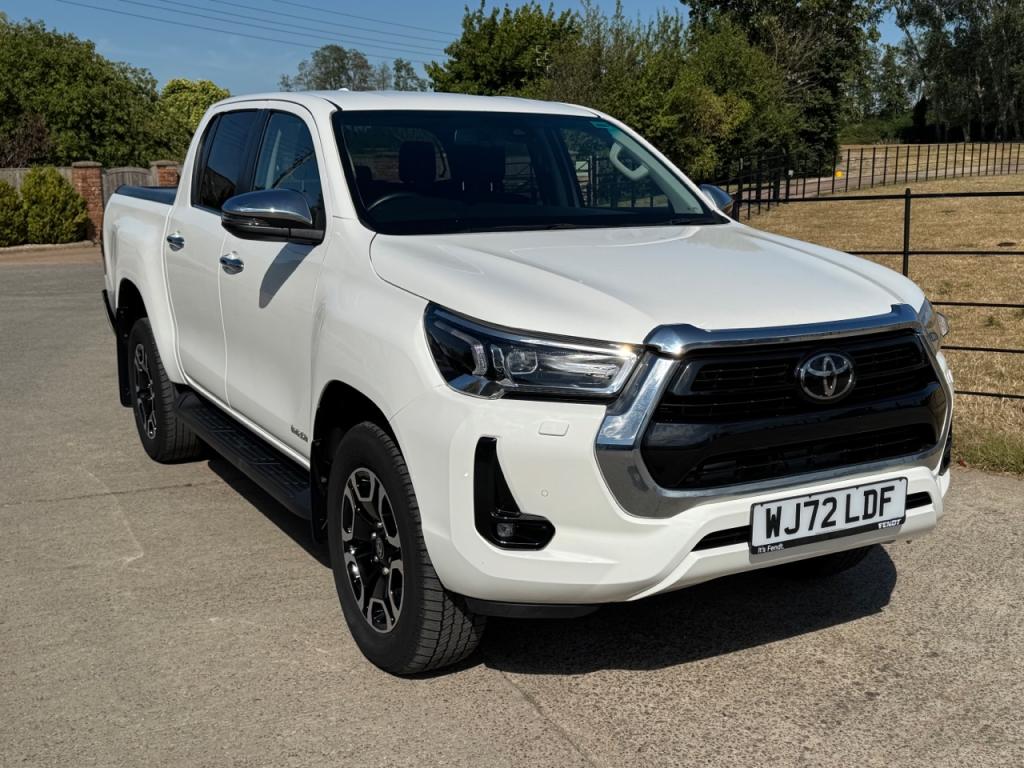 Toyota Hi-Lux invincible 2.4 diesel