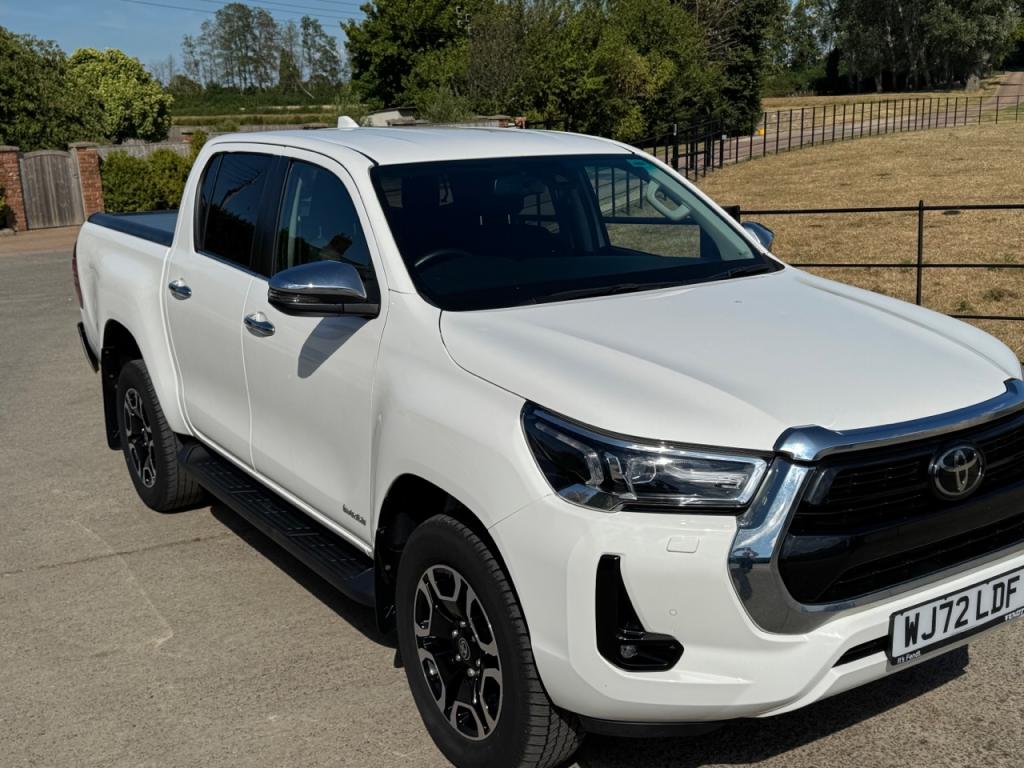 Toyota Hi-Lux invincible 2.4 diesel