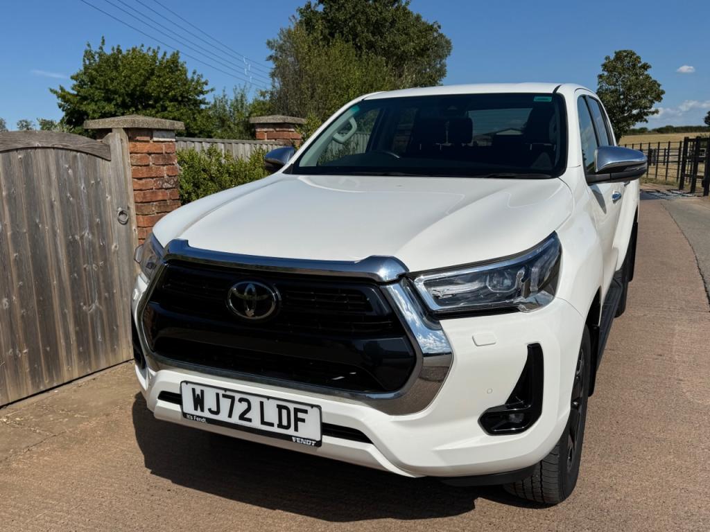 Toyota Hi-Lux invincible 2.4 diesel
