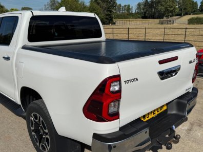 Toyota Hi-Lux invincible 2.4 diesel