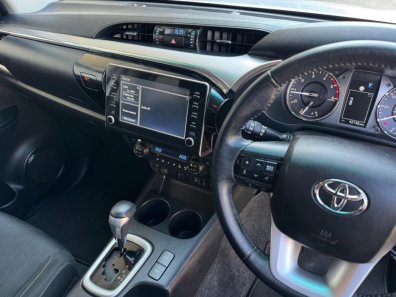 Toyota Hi-Lux invincible 2.4 diesel