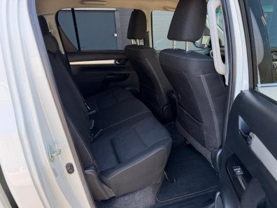 Toyota Hi-Lux invincible 2.4 diesel