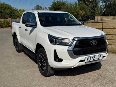 Toyota Hi-Lux invincible 2.4 diesel