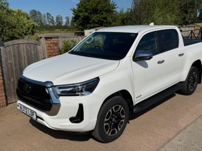 Toyota Hi-Lux invincible 2.4 diesel