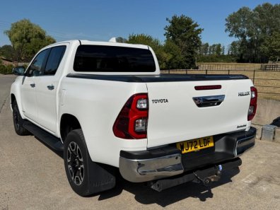 Toyota Hi-Lux invincible 2.4 diesel