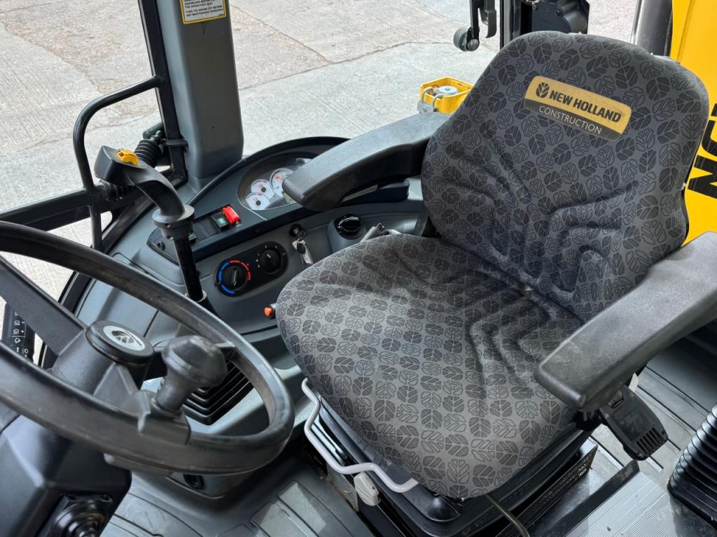 New Holland B110C TC