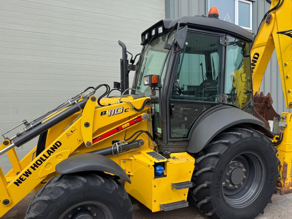 New Holland B110C TC