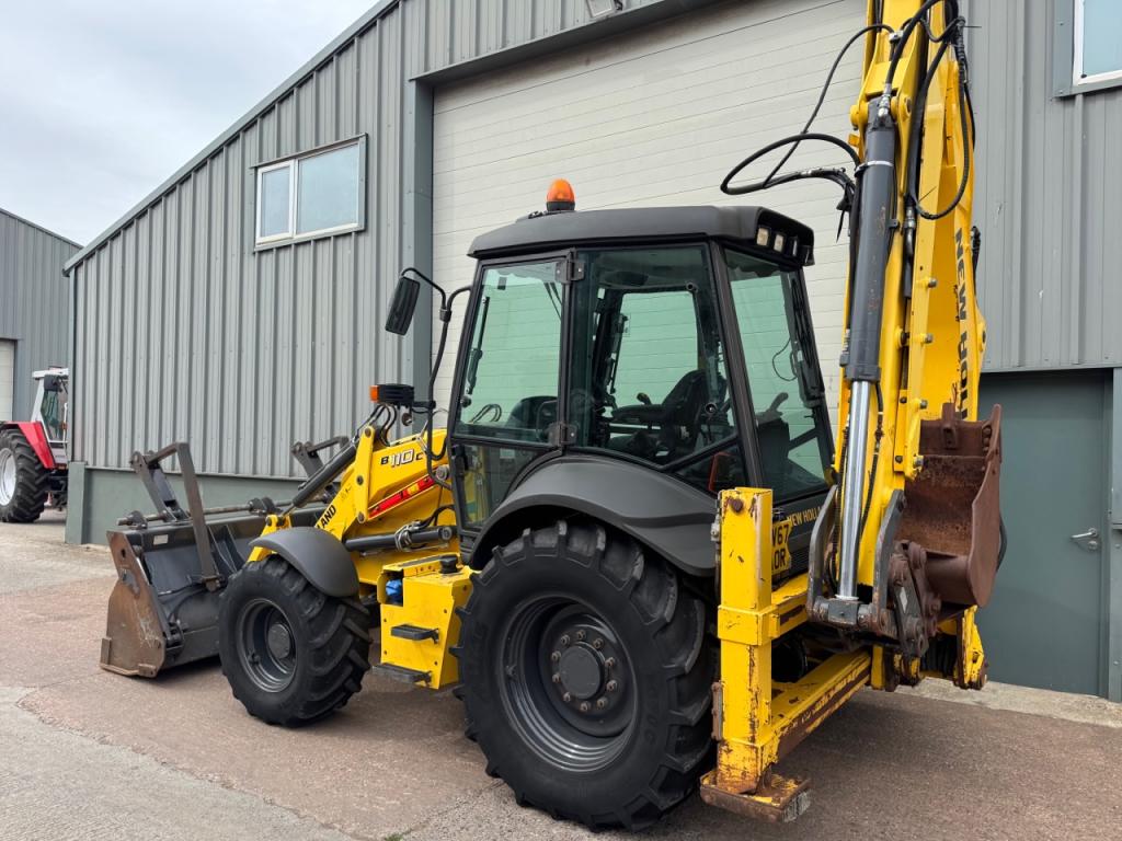 New Holland B110C TC