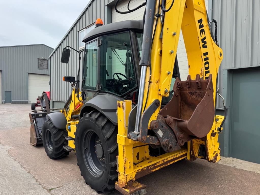 New Holland B110C TC
