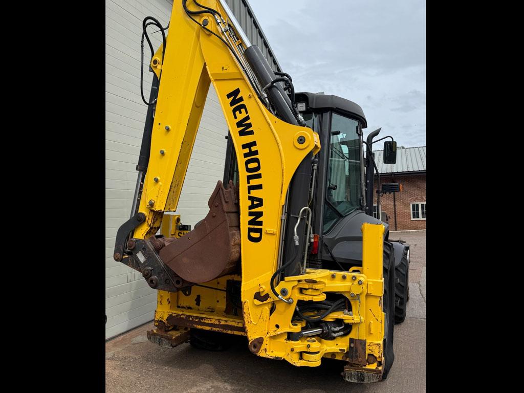 New Holland B110C TC