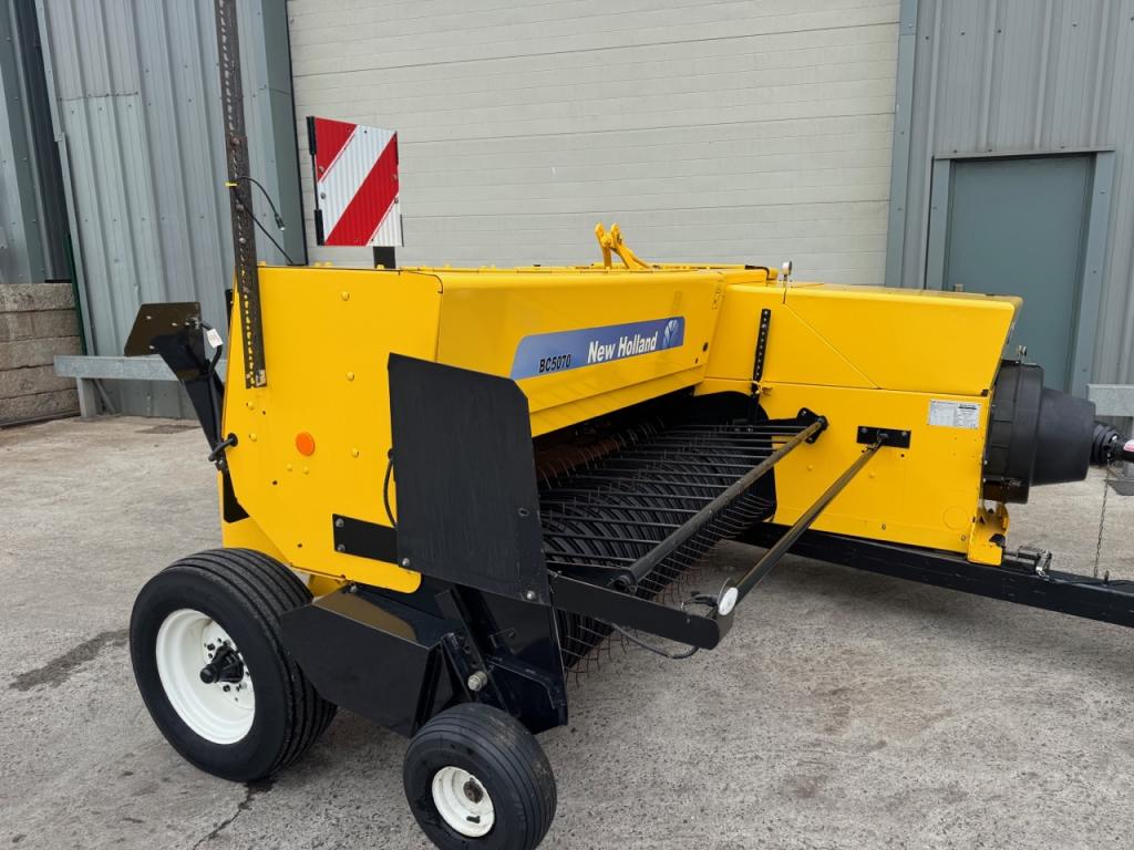 New Holland BC5070 conventional baler