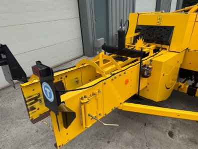 New Holland BC5070 conventional baler