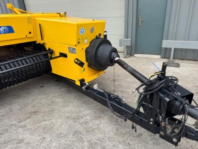 New Holland BC5070 conventional baler
