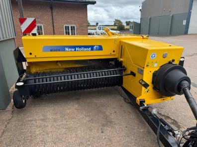 New Holland BC5070 conventional baler